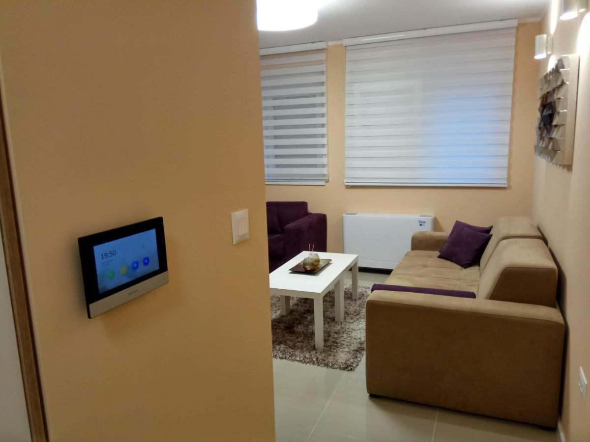Apartment Cherry Gold Zrenjanin Exterior photo